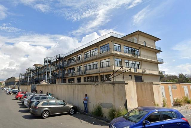 #12459 Ampia struttura commerciale in vendita - foto 4