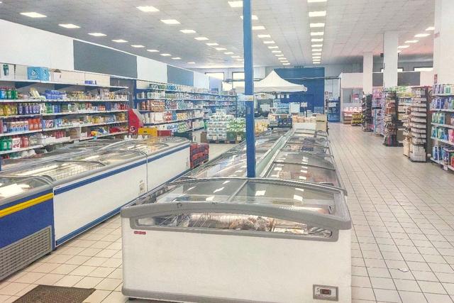 Complessi commerciali in vendita
