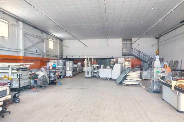 Complessi commerciali in vendita