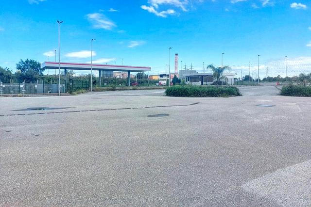 Complessi commerciali in vendita