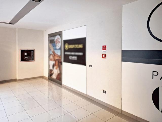 #22974 Locale commerciale con cinque garage in vendita - foto 17