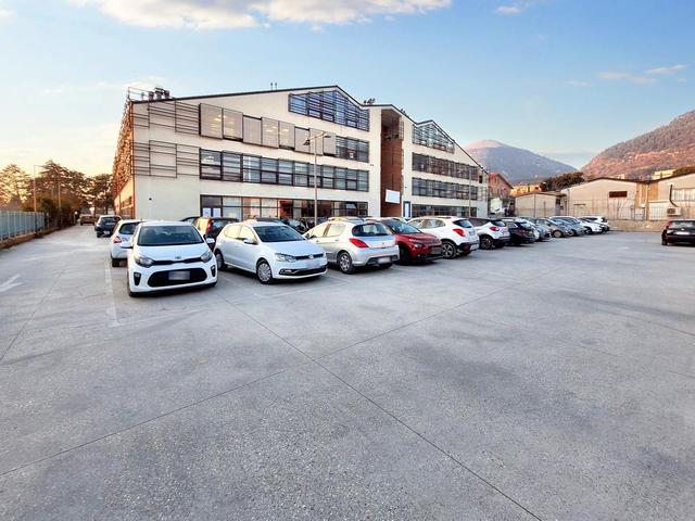 #22974 Locale commerciale con cinque garage in vendita - foto 20