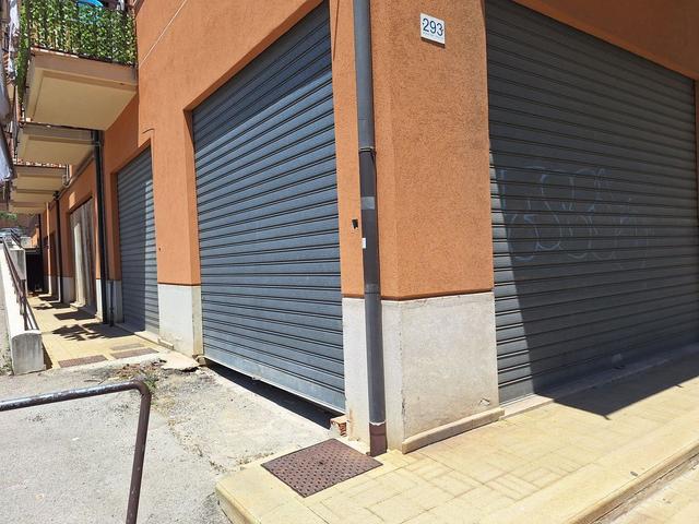 Negozi in vendita