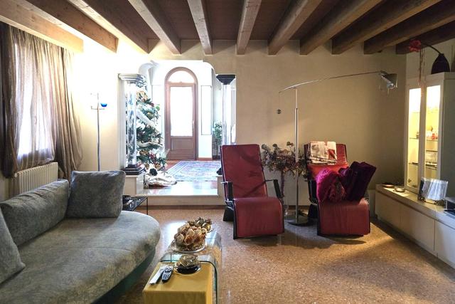 Grandi dimensioni in vendita