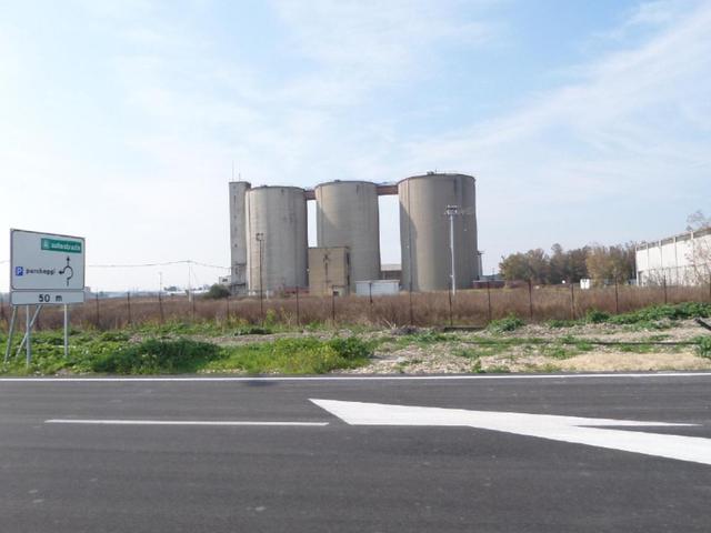 Magazzini in vendita
