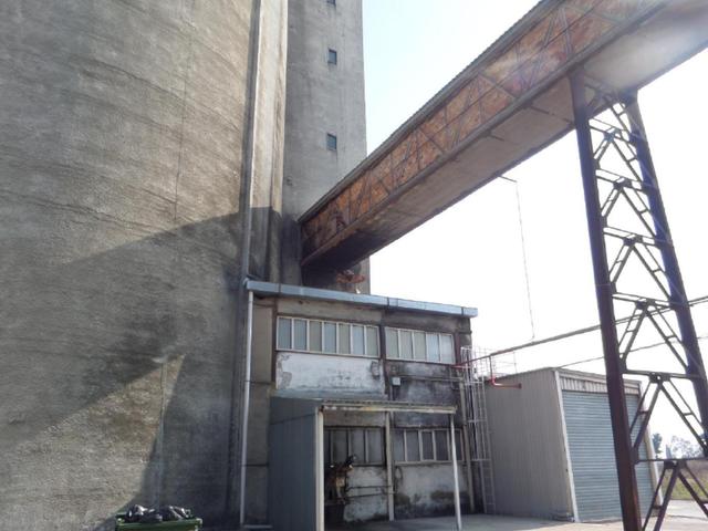 Magazzini in vendita