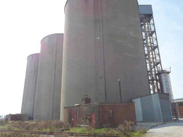 Magazzini in vendita