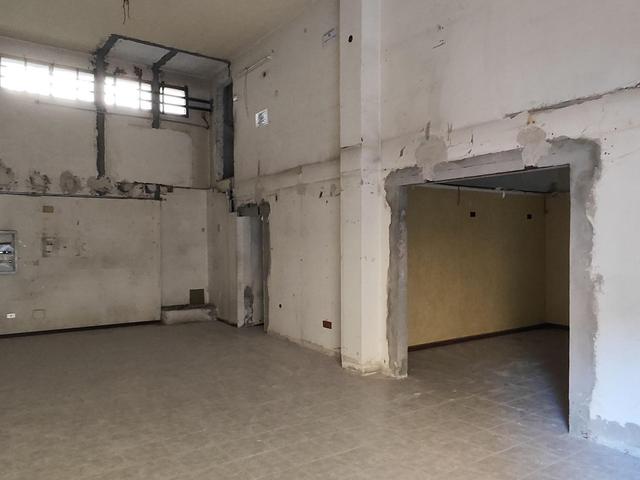#24678 Negozio in zona residenziale in vendita - foto 1
