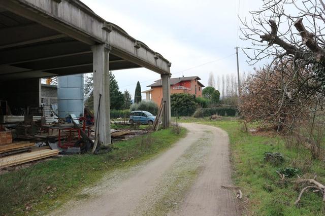 #15817 Capannone artigianale con corte e servizi in vendita - foto 9