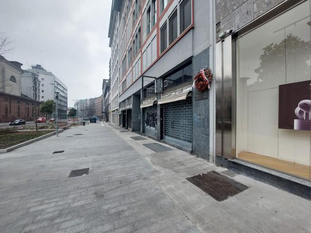 #2638394 Locale commerciale di rappresentanza in posizione strategica in affitto in vendita - foto 1