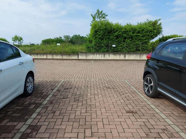 Posti auto in vendita