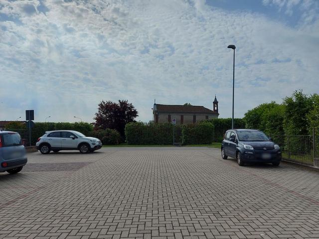 Posti auto in vendita