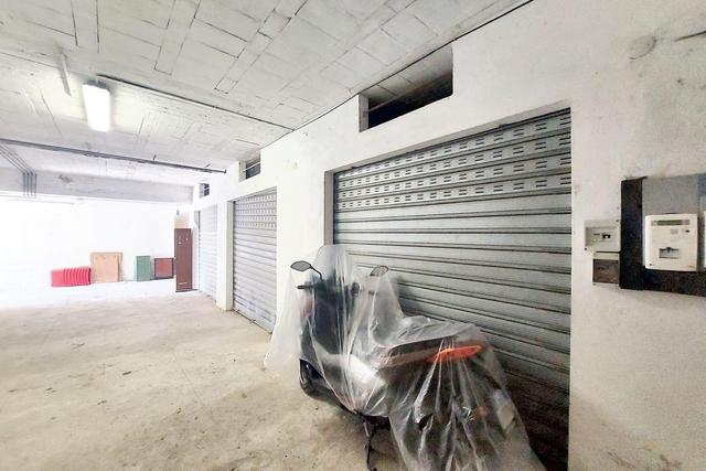 Garage in vendita