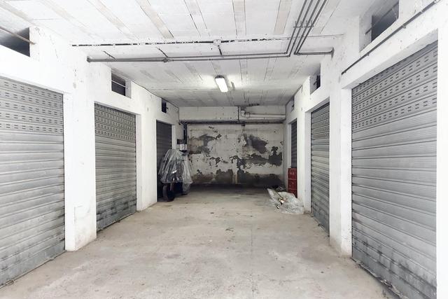 Garage in vendita