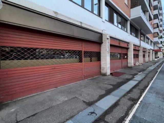 Negozi in vendita