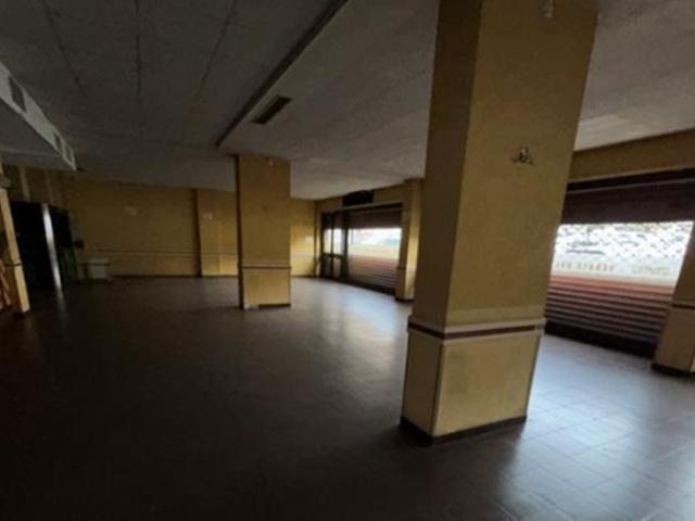 Negozi in vendita