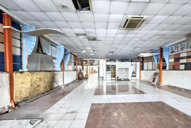 #2537573 Edificio artigianale con alloggi e cortili privati in vendita - foto 7