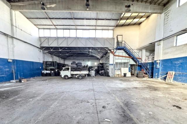 #2537573 Edificio artigianale con alloggi e cortili privati in vendita - foto 8