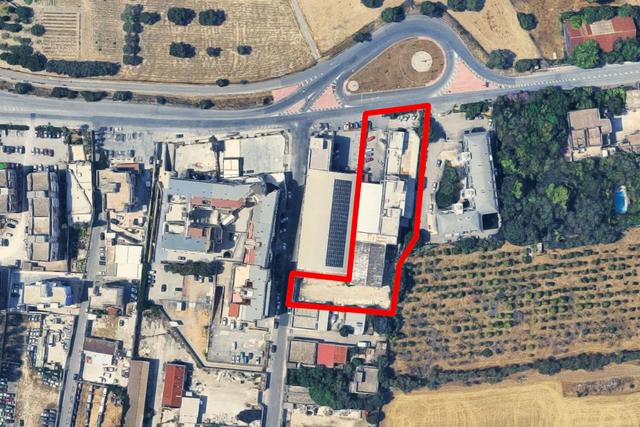 #2537573 Edificio artigianale con alloggi e cortili privati in vendita - foto 26