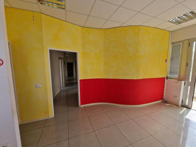 #2536292 Ufficio Moderno a Forlì - Vicinanze Casello Autostradale in vendita - foto 3