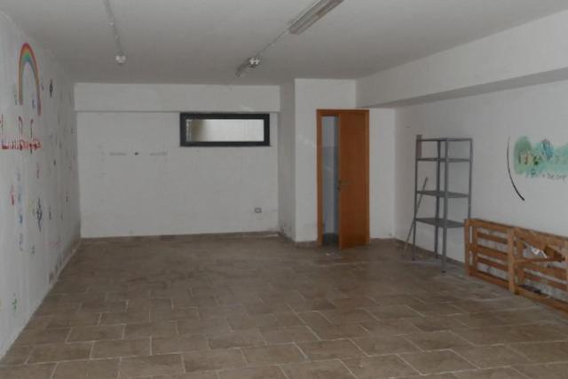 Magazzini in vendita