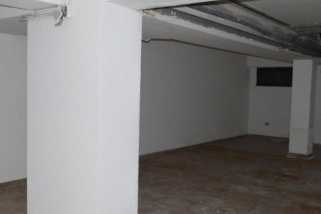 Magazzini in vendita