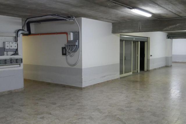 Magazzini in vendita