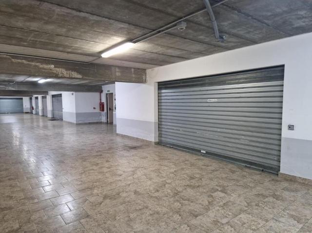 Magazzini in vendita