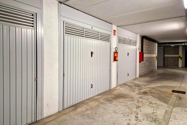 Garage in vendita