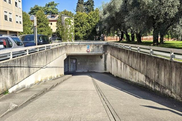 #2537495 Ufficio con posti auto coperti e depositi in vendita - foto 21