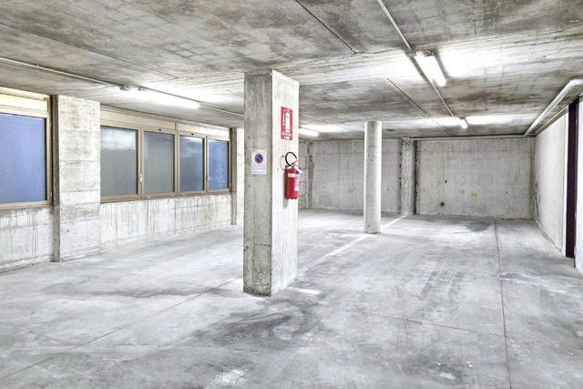 #2537495 Ufficio con posti auto coperti e depositi in vendita - foto 23