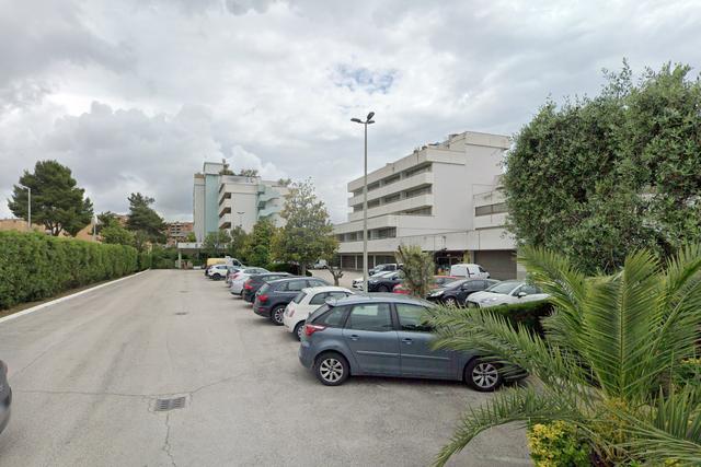 Negozi in vendita