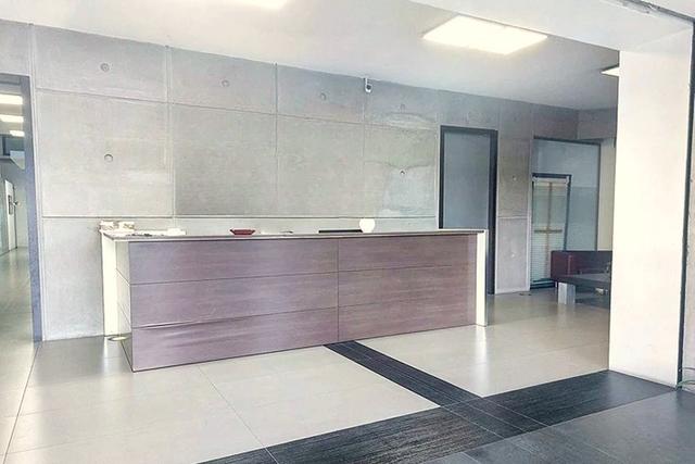 #2537364 Struttura commerciale con cortile carrabile in vendita - foto 2