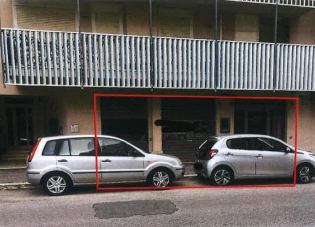 #2536797 Locale commerciale con posto auto in vendita - foto 1