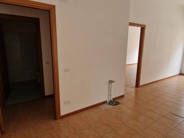 #2537419 Negozio con posto auto in complesso residenziale in vendita - foto 5