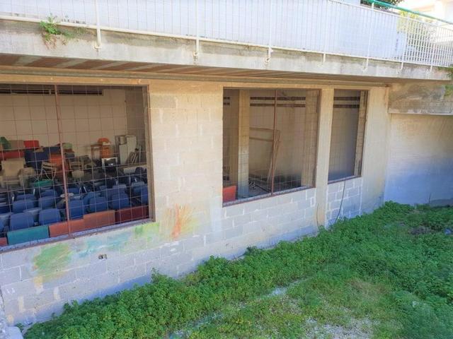 Magazzini in vendita