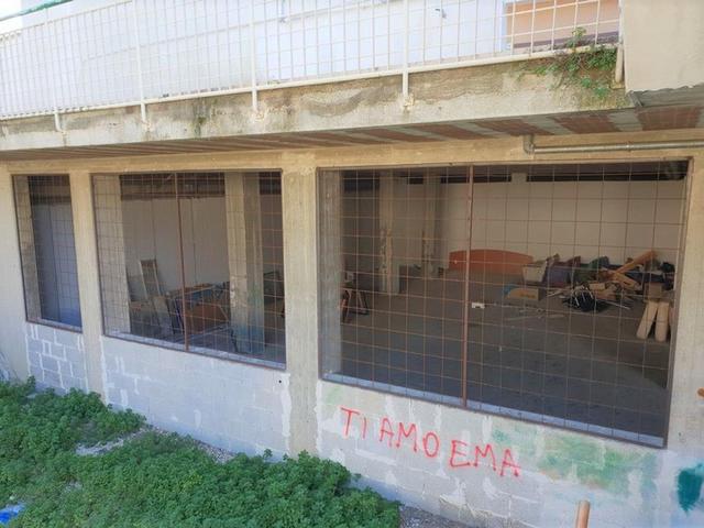 Magazzini in vendita