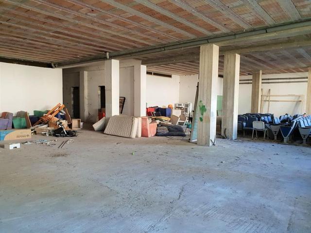 Magazzini in vendita