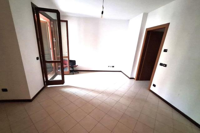 #2537759 Ufficio al piano terra con terrazzino e cantina in vendita - foto 3