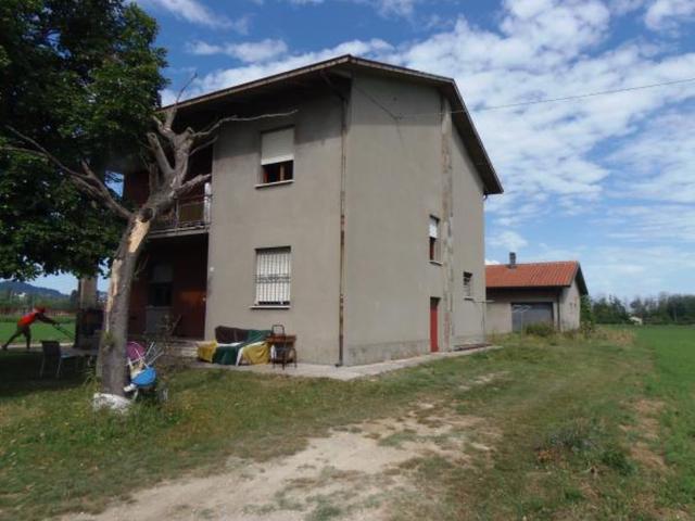 Rustici e casali in vendita