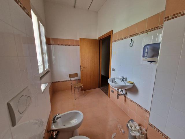Magazzini in vendita