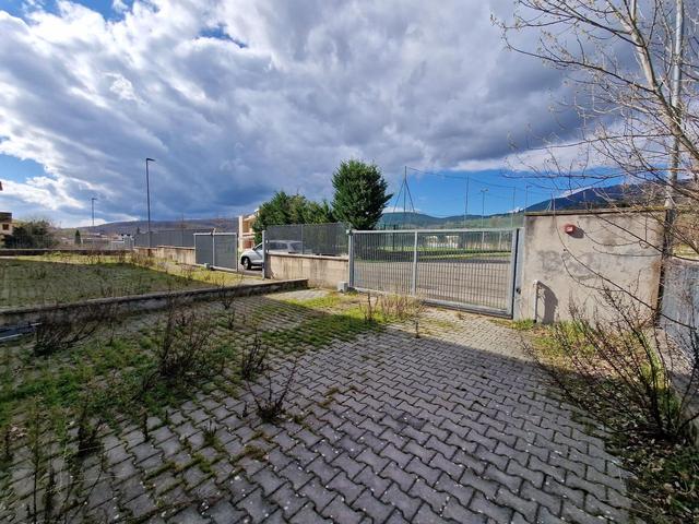 Magazzini in vendita