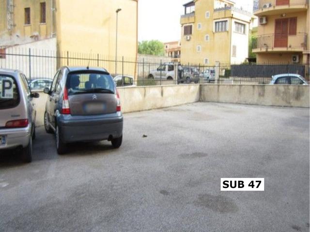 Posti auto in vendita