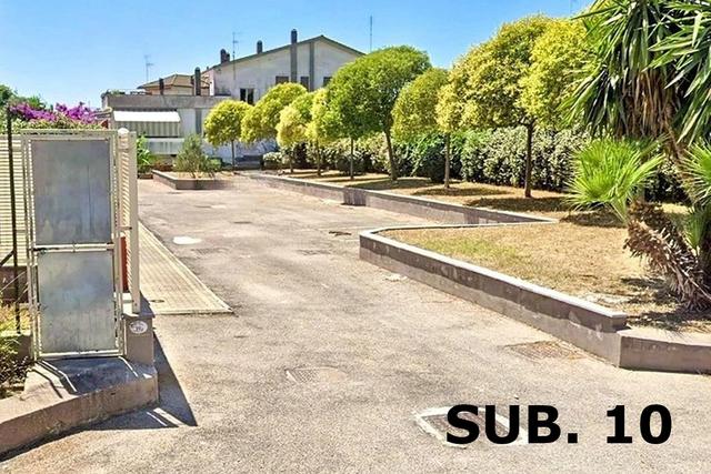 Posti auto in vendita