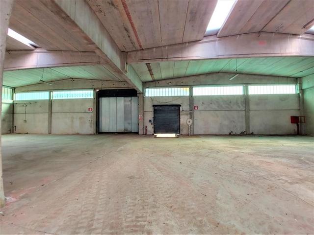 #14683 Porzione di capannone industriale e quota di area urbana in vendita - foto 4