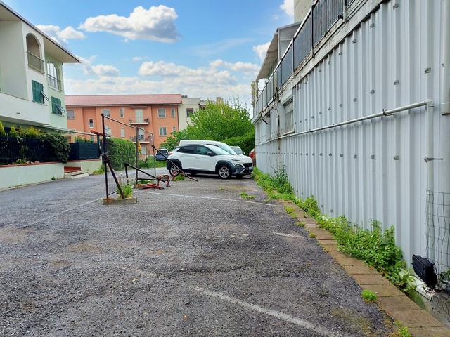 Posti auto in vendita