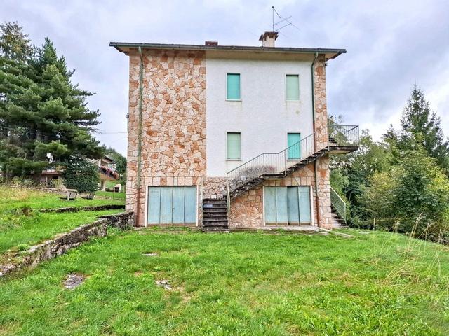 Palazzi in vendita