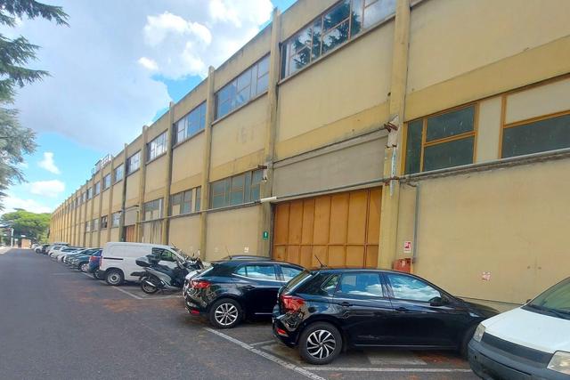 #24434 Struttura commerciale con cortile privato in vendita - foto 15