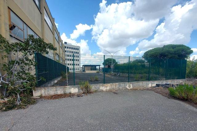 #24434 Struttura commerciale con cortile privato in vendita - foto 13