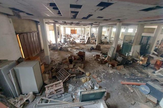 #24434 Struttura commerciale con cortile privato in vendita - foto 3